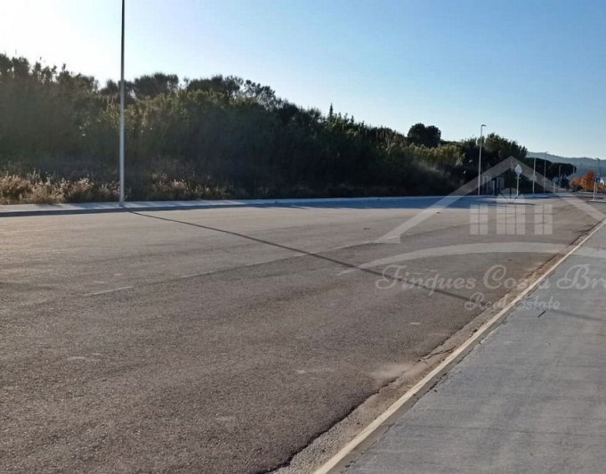4014 - TERRENOS INDUSTRIALES EN VENTA EN PALAFRUGELL