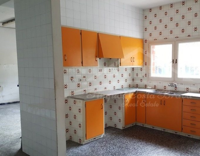 LOCAL01 - OPORTUNIDAD: Local en venta habilitado en Vall-Llobrega