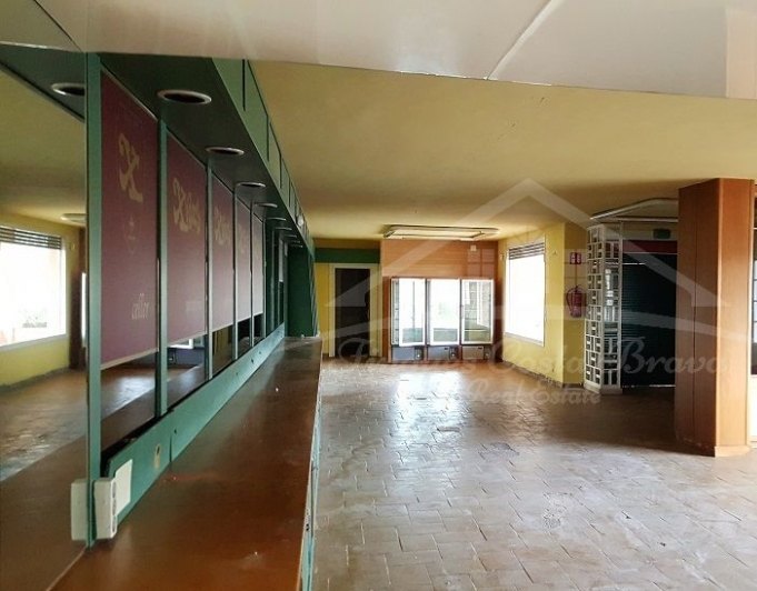 LOCAL01 - OPORTUNIDAD: Local en venta habilitado en Vall-Llobrega