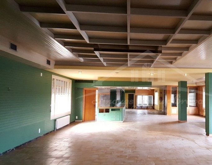 LOCAL01 - OPORTUNIDAD: Local en venta habilitado en Vall-Llobrega