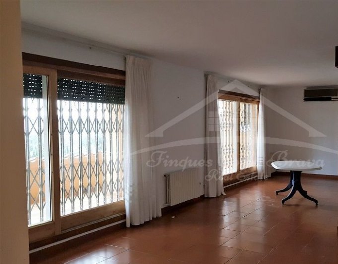 LOCAL01 - OPORTUNIDAD: Local en venta habilitado en Vall-Llobrega
