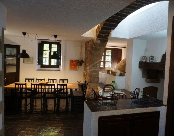 3031 - Típica masía catalana en venta,  totalmente restaurada, situada en Llagostera comarca de La Selva, Girona.