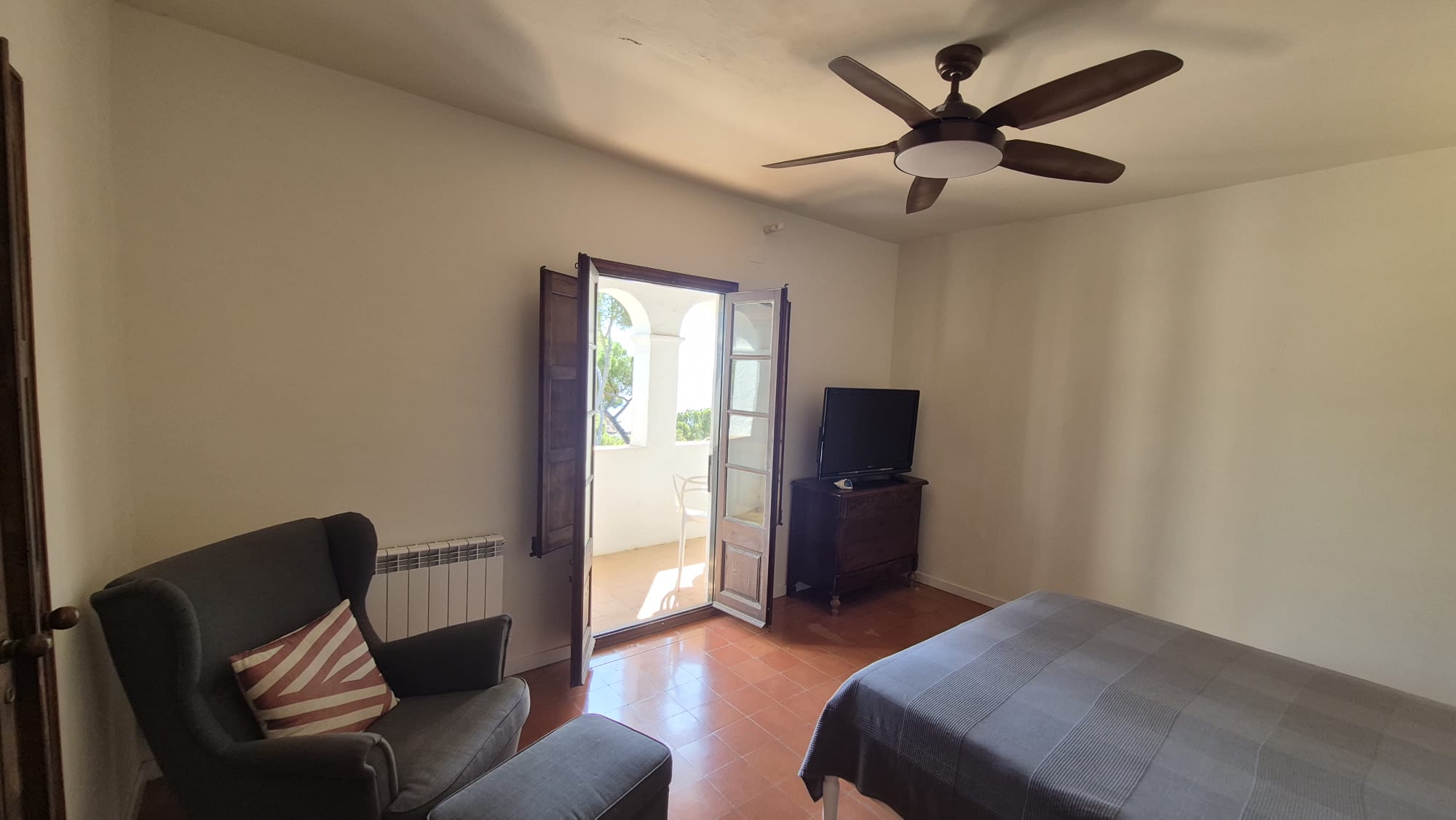 EN VENTA Joya Histórica Frente al Mar: Finca Exclusiva en la Bahía de Tamariu