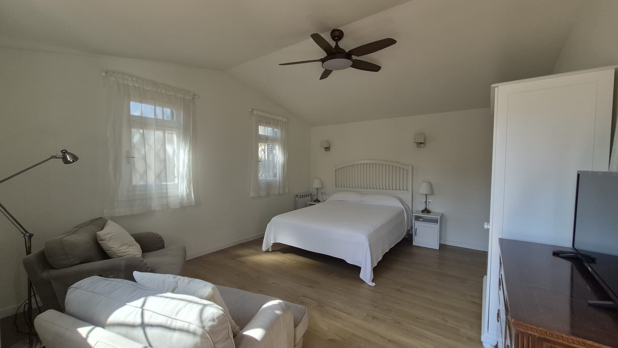 EN VENTA Joya Histórica Frente al Mar: Finca Exclusiva en la Bahía de Tamariu