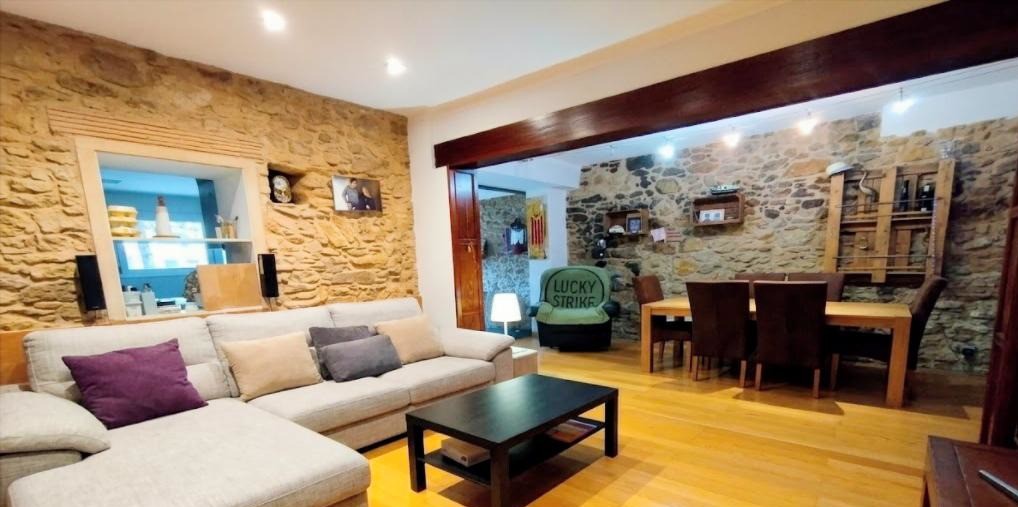 8054 - Casa de piedra en venta en el centro de Pals