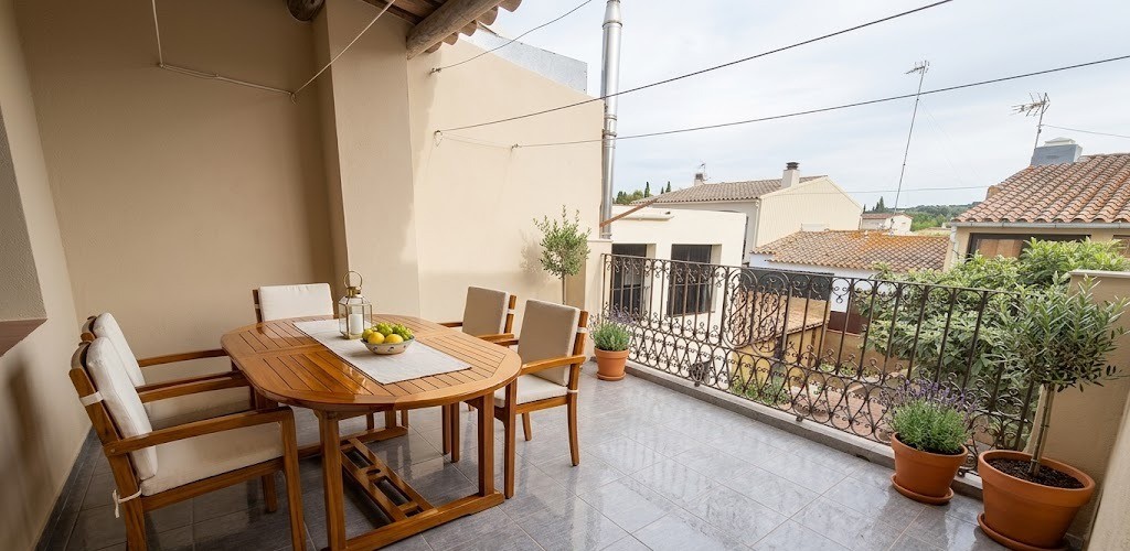 8054 - Casa de piedra en venta en el centro de Pals