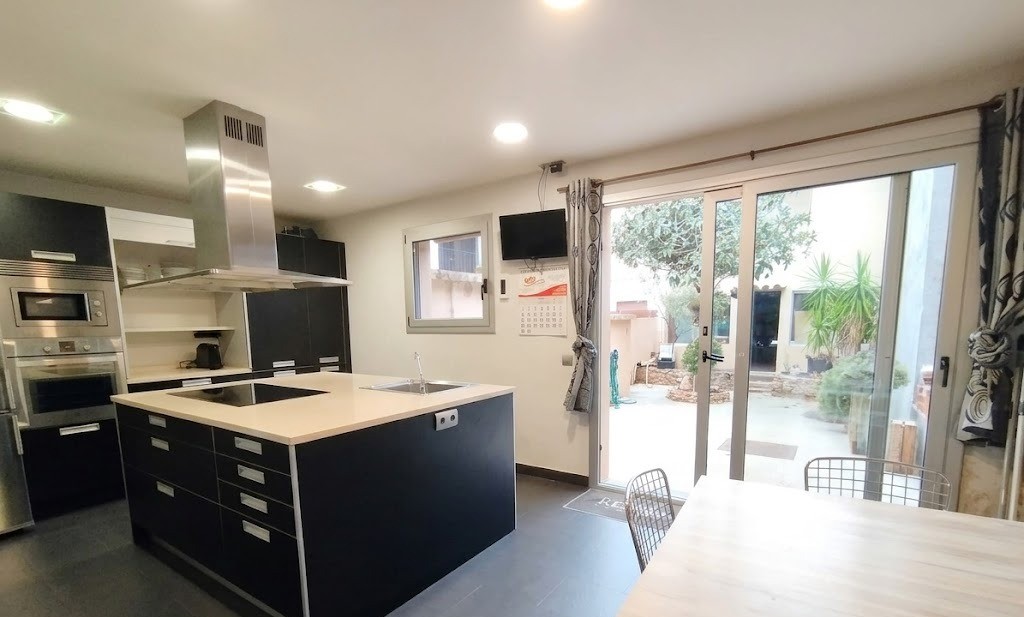 8054 - Casa de piedra en venta en el centro de Pals