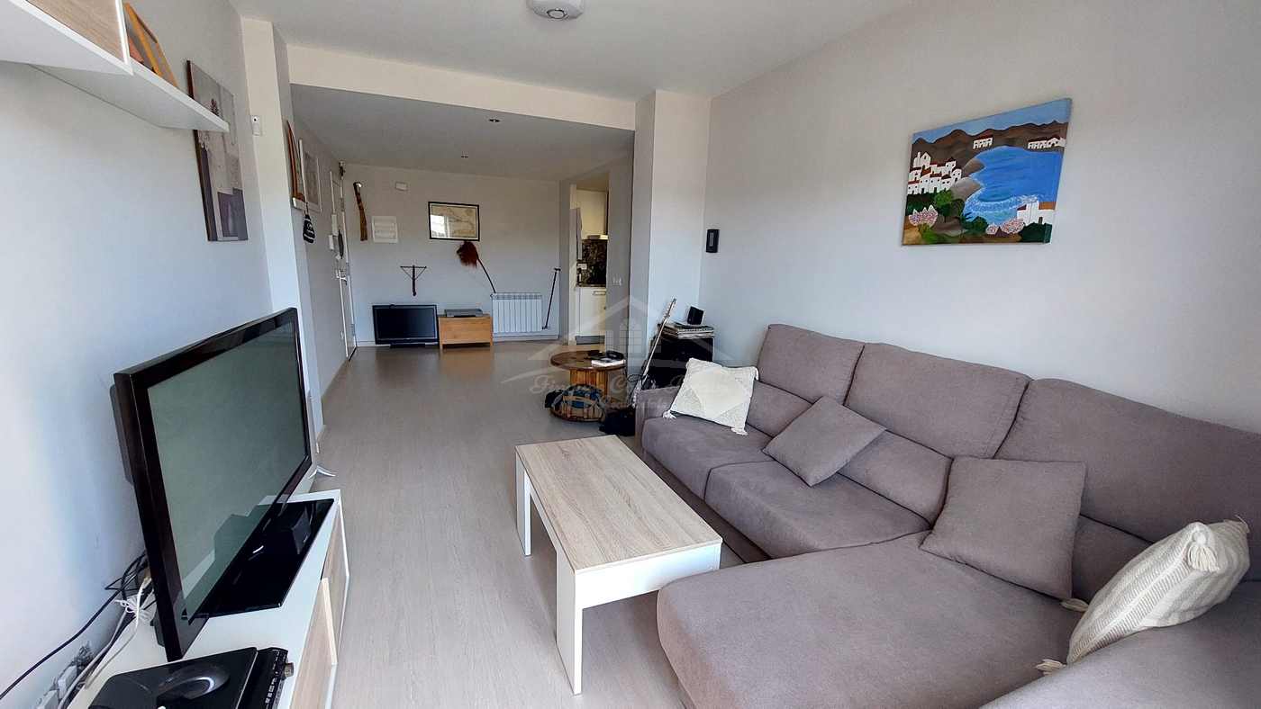 9054 - Bonito piso en venta con gran terraza en Palafrugell