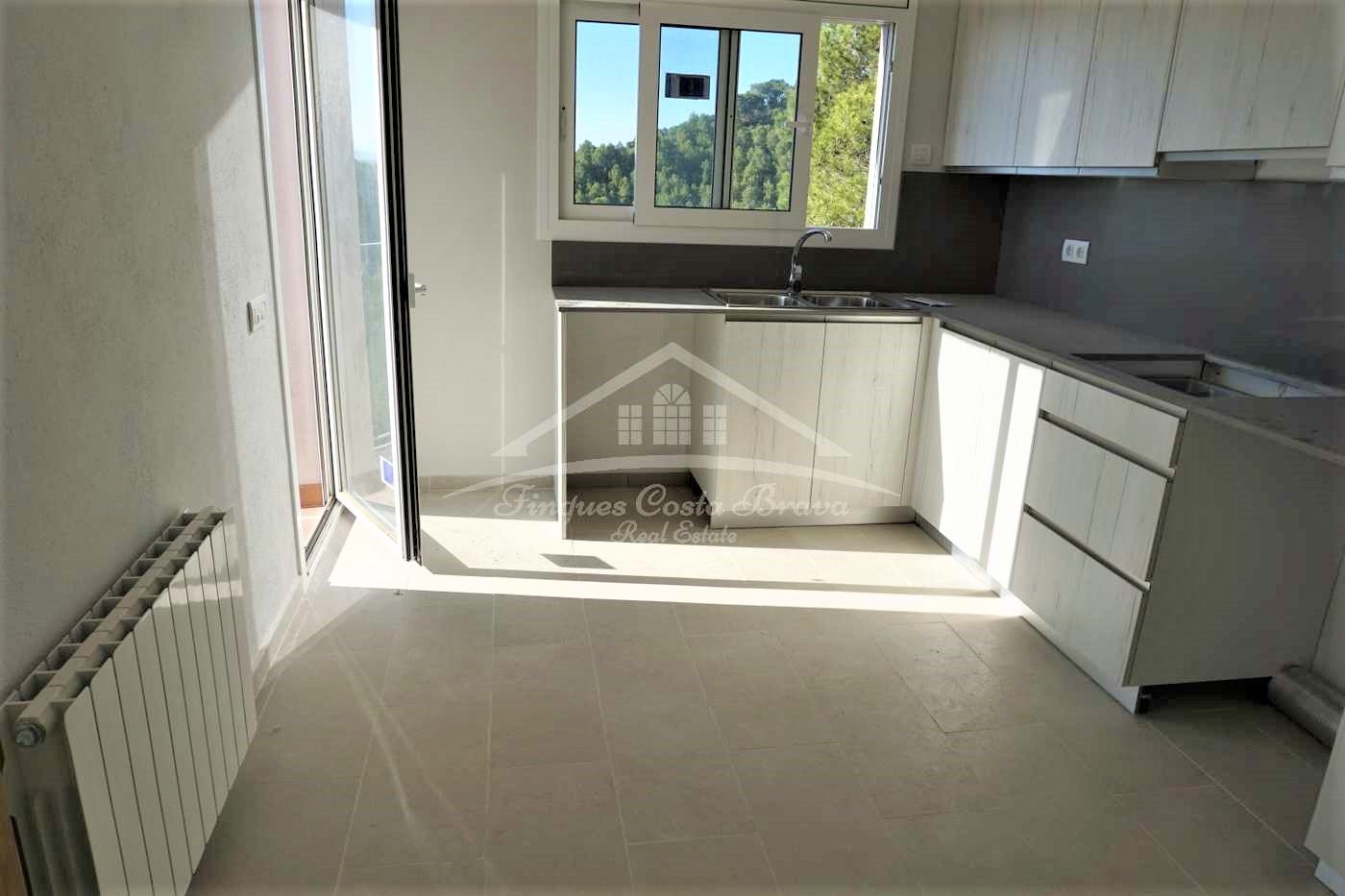 Huis te koop aan gloednieuw in begur met tuin en zwembad