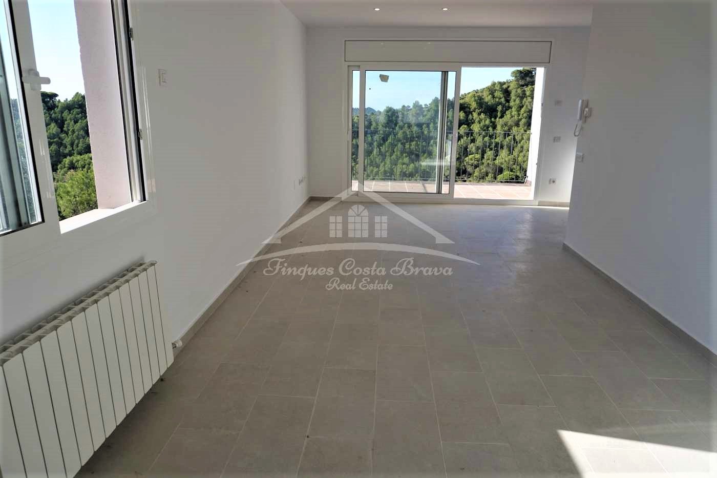 Huis te koop aan gloednieuw in begur met tuin en zwembad