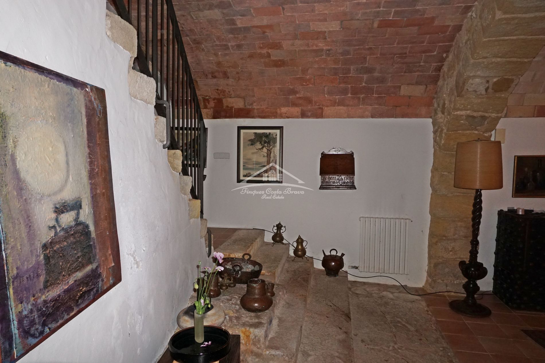 Casa de pueblo restaurada en venta, situada en pleno casco antiguio del pueblo medieval de Pals.n