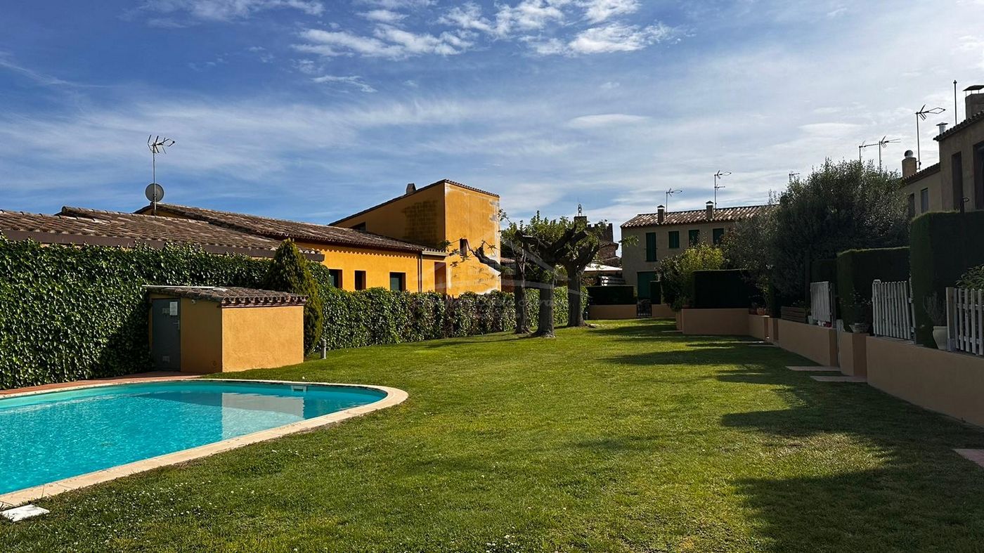 Casa de pueblo en venta, en zona residencial situada en Vulpellac, Girona, Baix Empordà